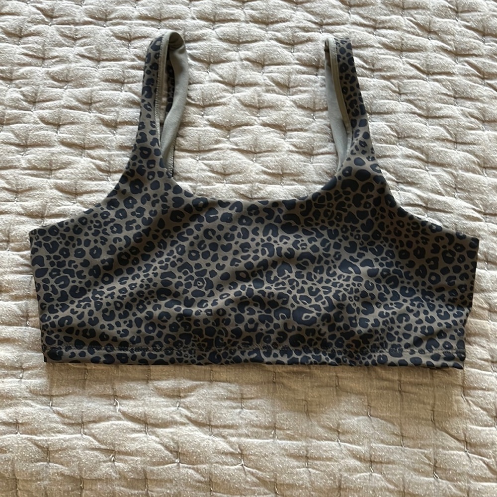 Alo yoga sports bra